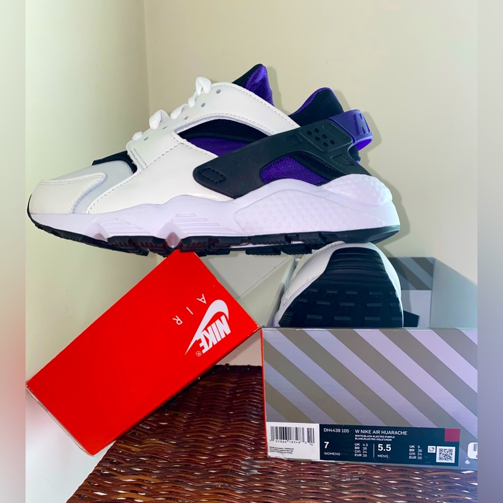 🆕Nike Huarache ⚡️💜| W Size 7| BRAND NEW 👟| Black,White & Electric Violet - Picture 3 of 7